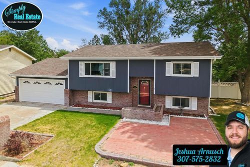 121 Park Lane Dr, Torrington, WY, 82240-2206 | Card Image