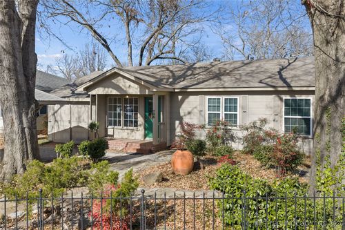 705 Elizabeth, Ardmore, OK, 73401 | Card Image
