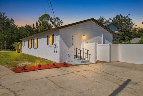 1102 E Sitka St, TAMPA, FL, 33604-3271 | Card Image