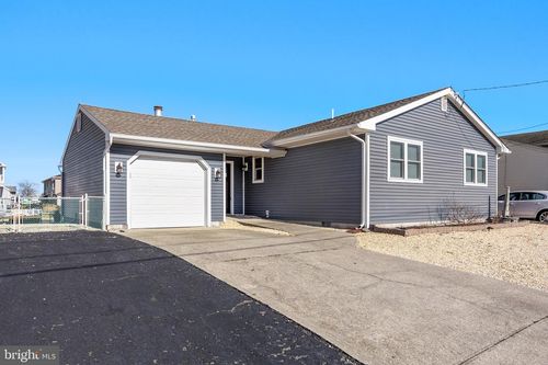 121 E Schuylkill Rd, LITTLE EGG HARBOR TWP, NJ, 08087-1111 | Card Image