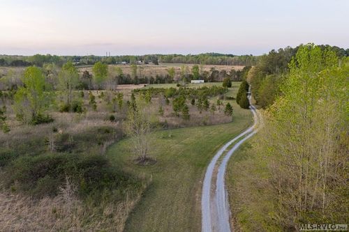 1895 Cemetery Rd, Chase City, VA, 23924-4517 | Card Image