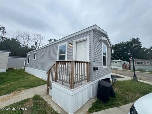 22 Avenue D, Keansburg, NJ, 07734-3208 | Card Image