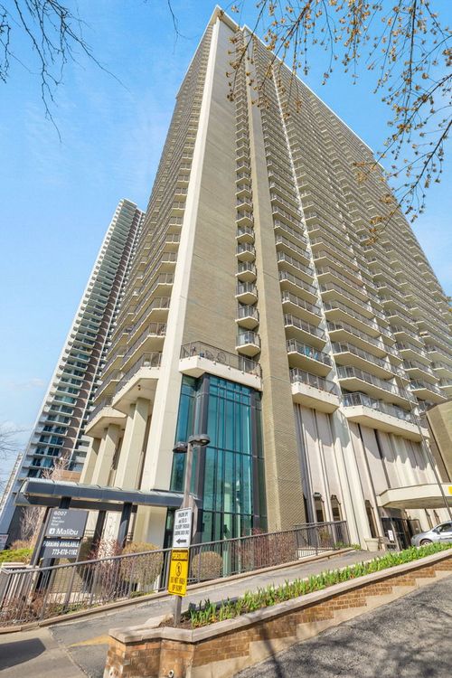 22k-6007 Sheridan Rd, Chicago, IL, 60660-3064 | Card Image