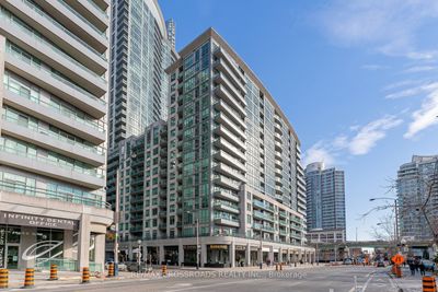 2710 - 19 Grand Trunk Cres, Condo with 2 bedrooms, 2 bathrooms and 1 parking in Toronto ON | Image 1