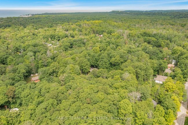 8 Celestine Crt, House other with 5 bedrooms, 2 bathrooms and 9 parking in Tiny ON | Image 28