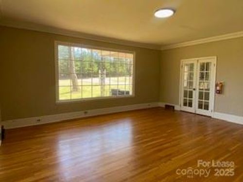 493 Burtonwood Dr, Gastonia, NC, 28054-4063 | Card Image