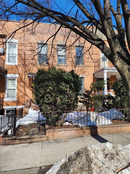 6161 Eliot Ave, Middle Village, NY, 11379-1030 | Card Image