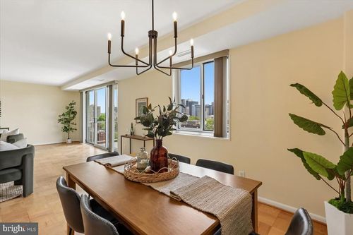 1-902-4977 Battery Ln, BETHESDA, MD, 20814-4931 | Card Image