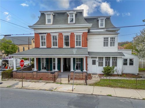 65 2nd St, Slatington, PA, 18080-1855 | Card Image