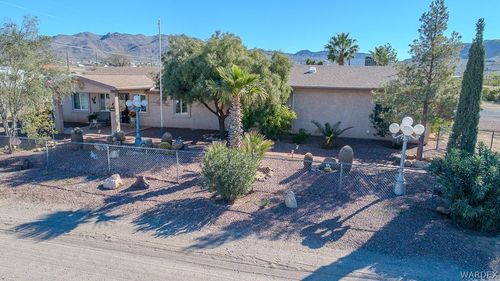 152 S Houck Rd, Golden Valley, AZ, 86413-9066 | Card Image