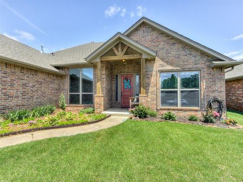 4725 Rosewood Ct, Noble, OK, 73068-5522 | Card Image