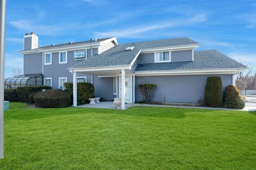 107 E Midland Pond Ct, Moriches, NY, 11955-1735 | Card Image