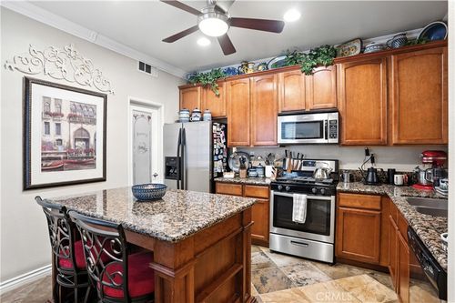 unit-104-15636 Vista Way, Lake Elsinore, CA, 92532-0436 | Card Image