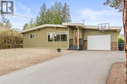 1784 Highland Dr N, Kelowna, BC, V1Y4L2 | Card Image