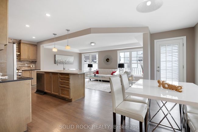 143 Bartonia Cir, House other with 5 bedrooms, 4 bathrooms and 4 parking in Orléans ON | Image 11
