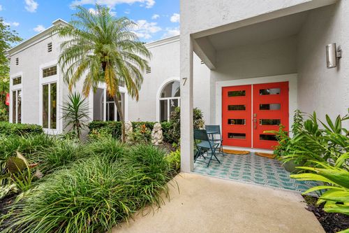 7 Worth Ct, Sewalls Point, FL, 34996-6439 | Card Image