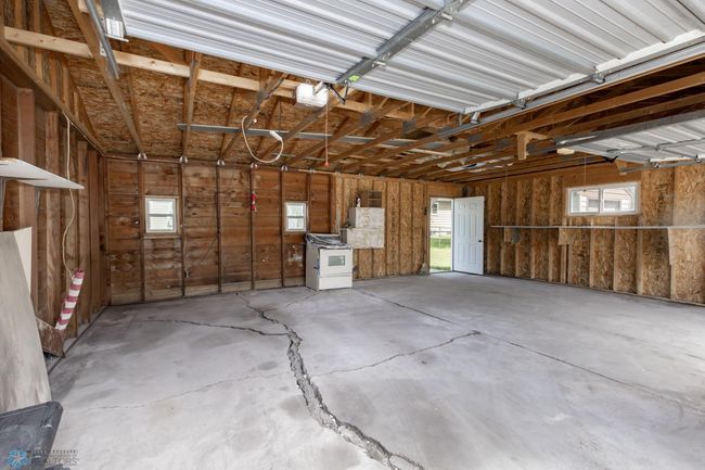 Garage | Image 30