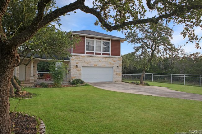1411 Driftwood Rdg, House other with 6 bedrooms, 3 bathrooms and null parking in Spring Branch TX | Image 4