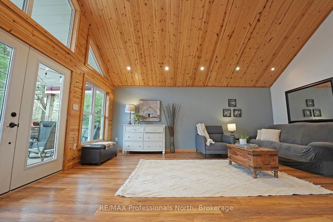 1055 Dark Lake Rd, House other with 3 bedrooms, 2 bathrooms and 6 parking in Haliburton ON | Image 24