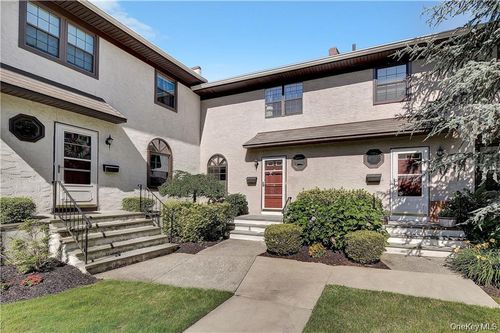 62 Somerset Dr, Suffern, NY, 10901-6901 | Card Image