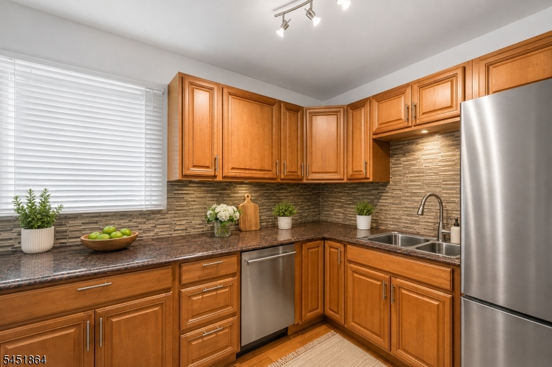 Residential Lease in Woodbridge Twp. 4