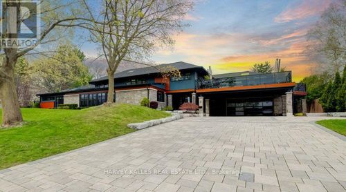 8 Westgate Walk, Kitchener, ON, N2M2T8 | Card Image
