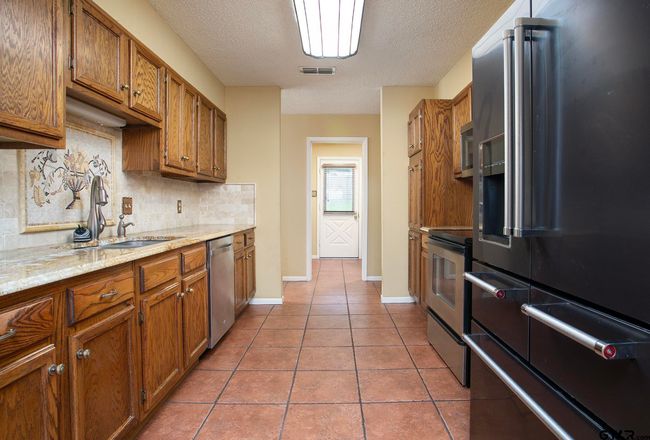 17617 Carol Cir, House other with 3 bedrooms, 2 bathrooms and null parking in Flint TX | Image 9