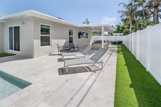 1990 Ne 35 Th St, House other with 3 bedrooms, 2 bathrooms and null parking in Lighthouse Point FL | Image 24