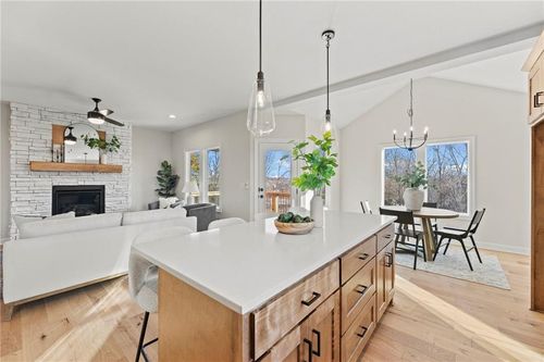 20703 Emerald St, Spring Hill, KS, 66083-7710 | Card Image