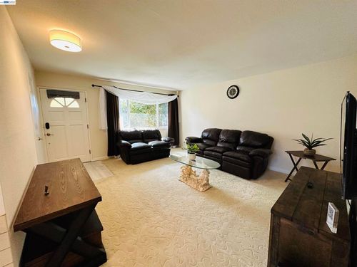 25132 Del Mar Ave, Hayward, CA, 94542-1804 | Card Image