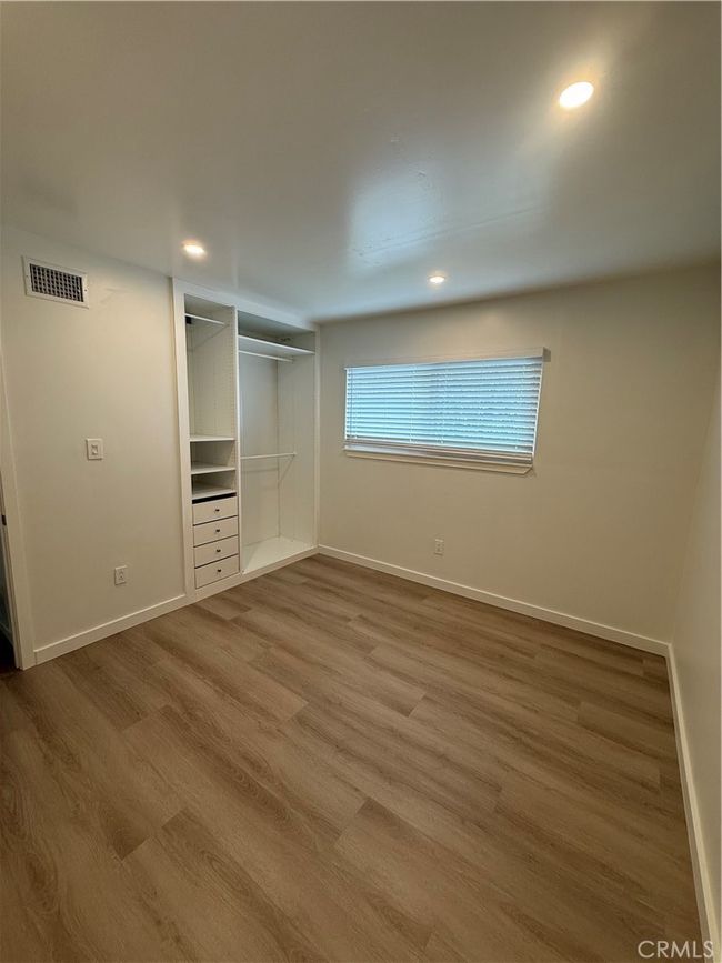 1109 E 1 St St, Condo with 3 bedrooms, 2 bathrooms and 2 parking in Tustin CA | Image 12
