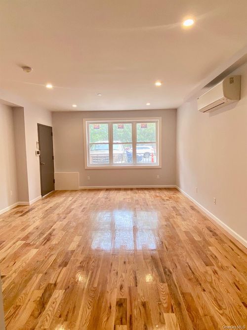 442 Fountain Ave, Brooklyn, NY, 11208-6055 | Card Image