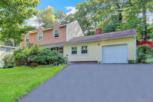 75 Landing Rd, Miller Place, NY, 11764-1421 | Card Image