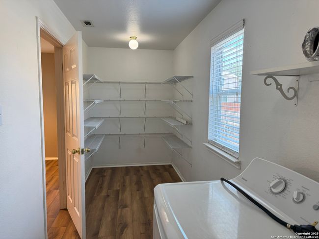 10115 Colt Xing, House other with 3 bedrooms, 3 bathrooms and null parking in Converse TX | Image 9