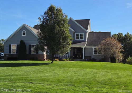 4143 Mckenna Dr, Adrian, MI, 49221-9033 | Card Image