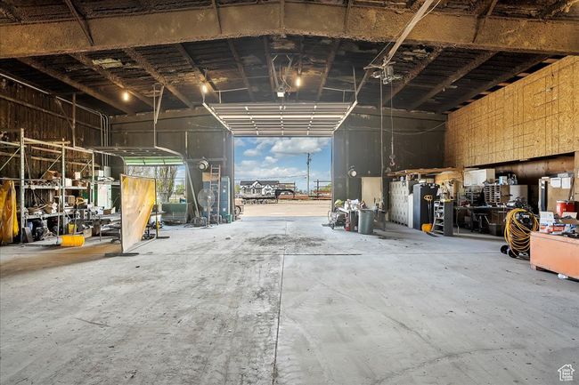 View of garage | Image 6
