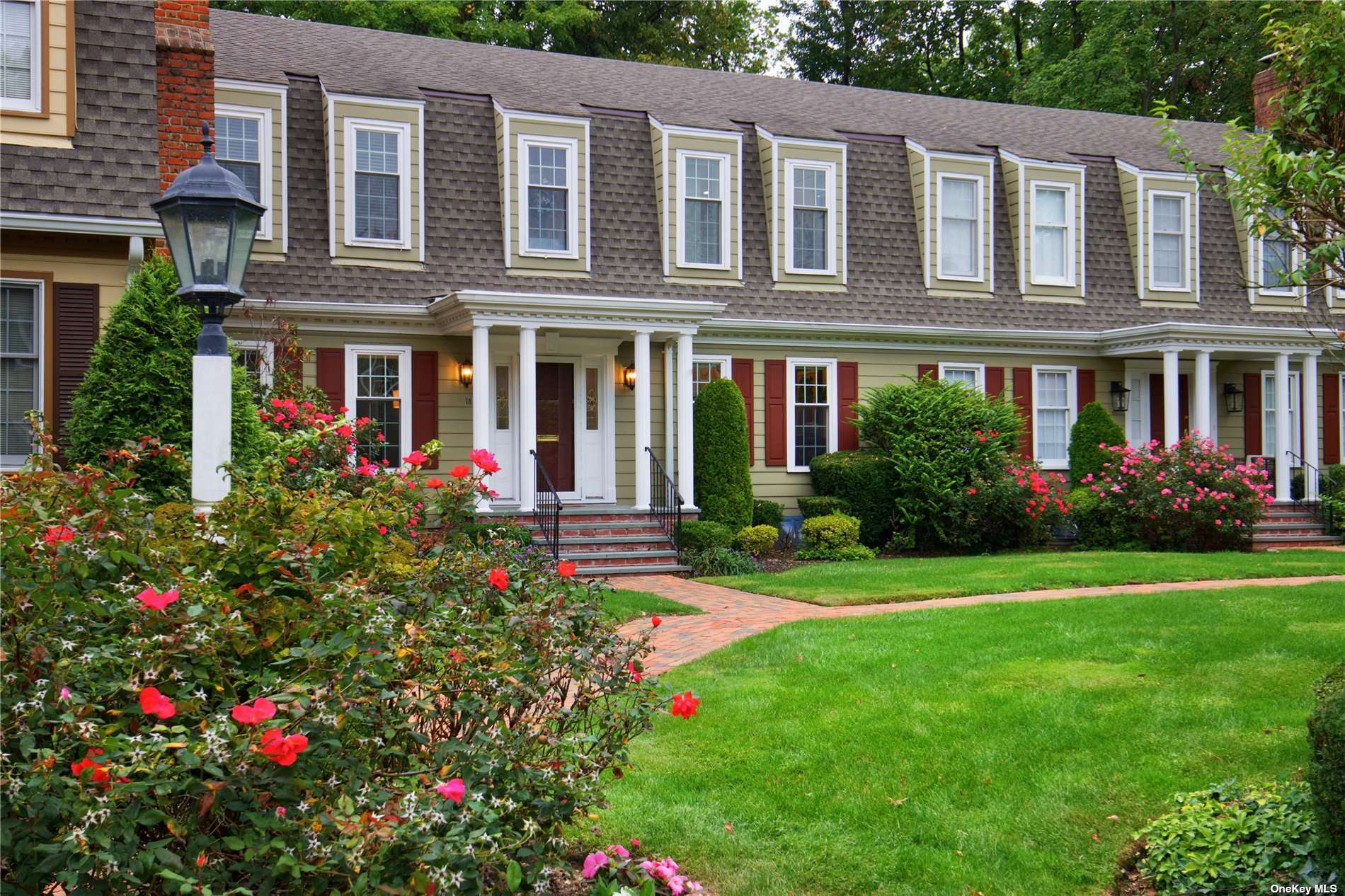 Duke Of Gloucester , Manhasset, NY 11030