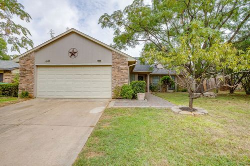 7913 Bermejo Rd, Fort Worth, TX, 76112-6144 | Card Image