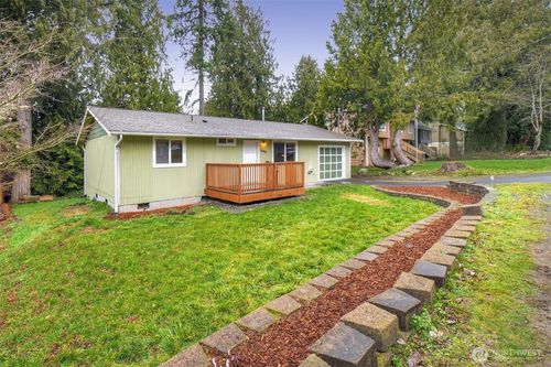 8095 Ne Seawind Avenue, Poulsbo, WA, 98370 | Card Image