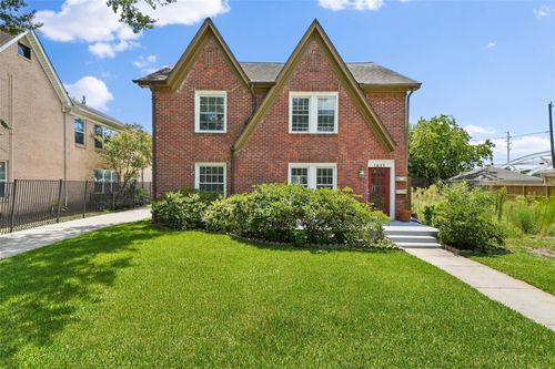 1637 Castle Ct, Houston, TX, 77006-5766 | Card Image