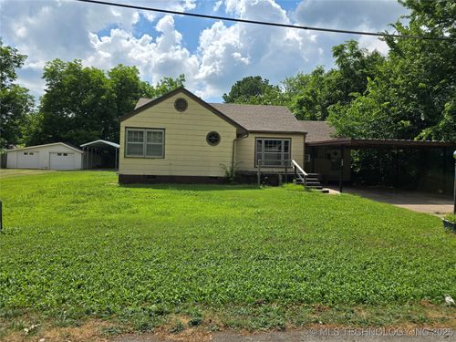 615 11th St, Pawnee, OK, 74058-2512 | Card Image