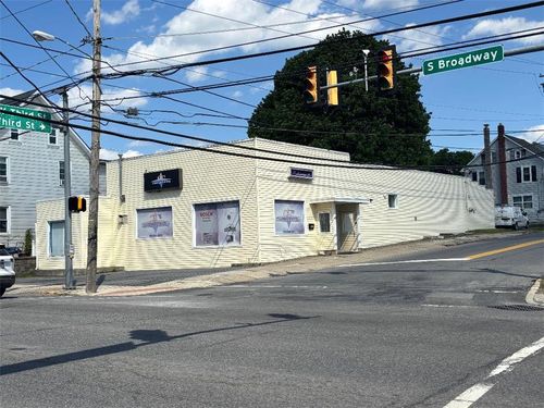 533 S Broadway, Wind Gap, PA, 18091-1412 | Card Image