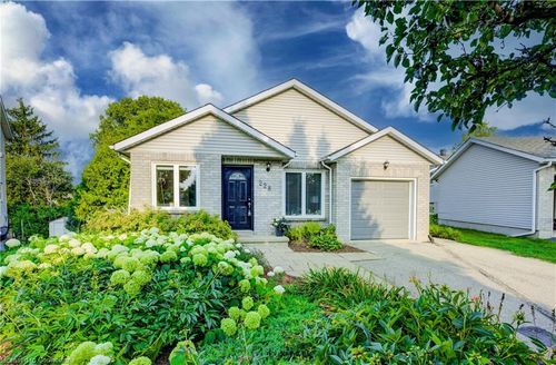 228 Haldane Crt, Waterloo, ON, N2T1T7 | Card Image