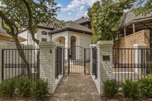 7 Royal Terrace Ct, Dallas, TX, 75225-1828 | Card Image