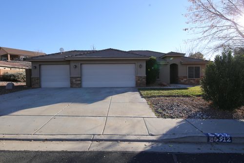 912 N Rolling Hills Rd, Washington, UT, 84780-8320 | Card Image