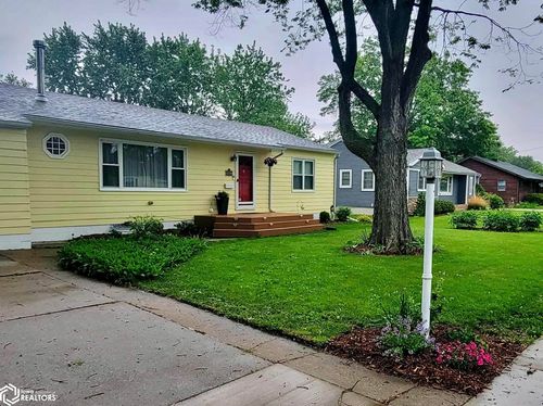 203 E Fillmore Ave, Fairfield, IA, 52556-3829 | Card Image