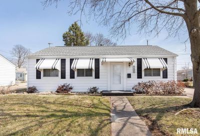 1006 40 Th Street, House other with 3 bedrooms, 1 bathrooms and null parking in Moline IL | Image 1