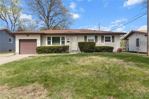 1295 Del Rey Dr, Florissant, MO, 63031-4222 | Card Image