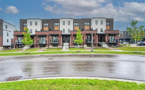 253 Chapel Hill Dr, Kitchener, ON, N2R0S4 | Card Image