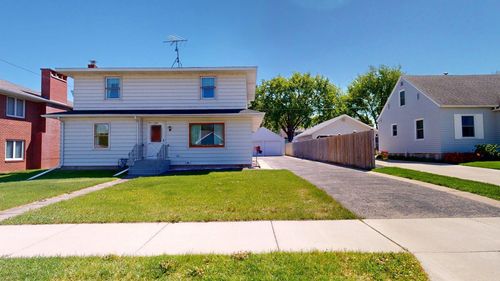 406 Giles Pl, Albert Lea, MN, 56007-2318 | Card Image